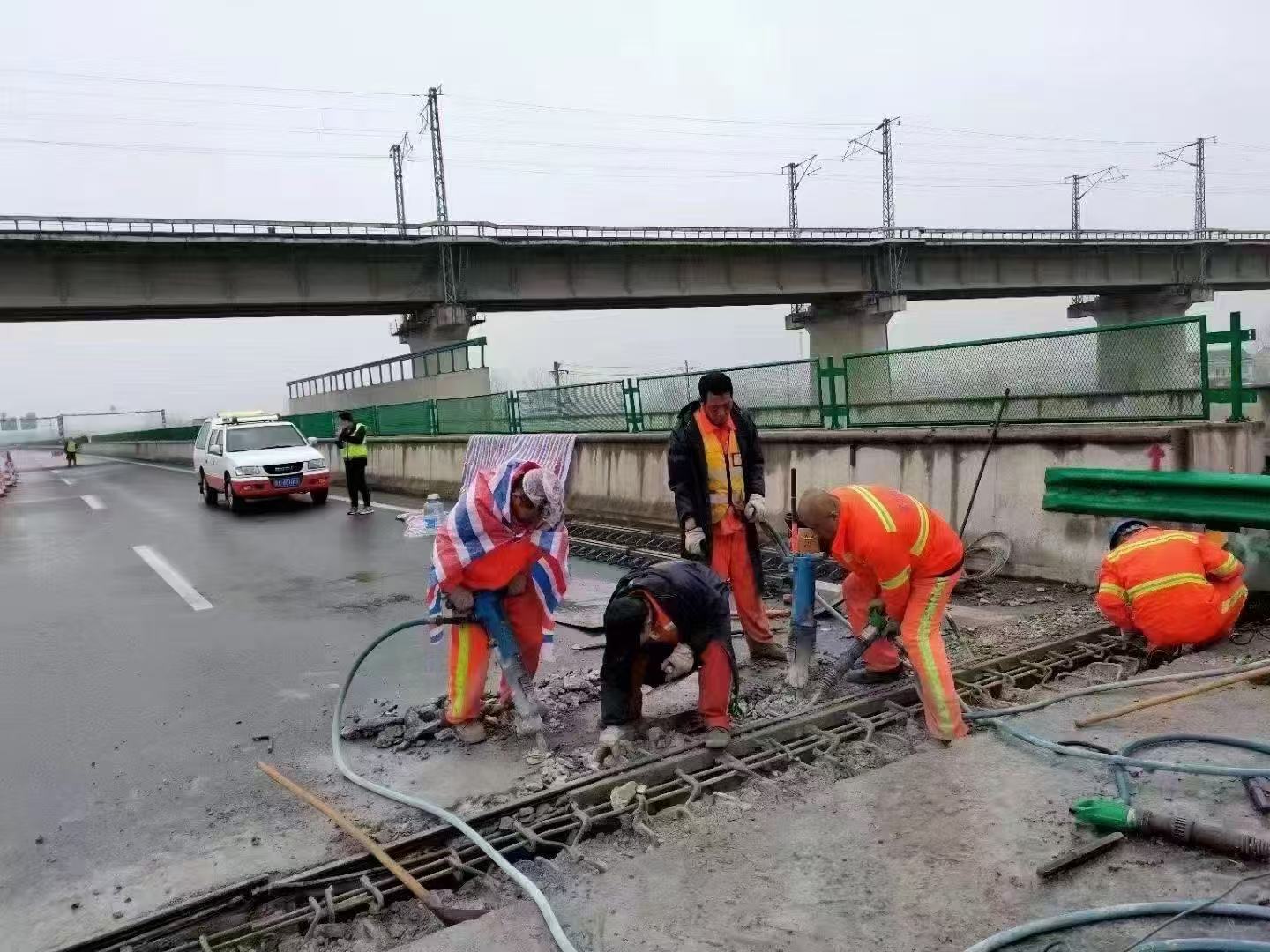 荷塘桥梁伸缩缝抢修料